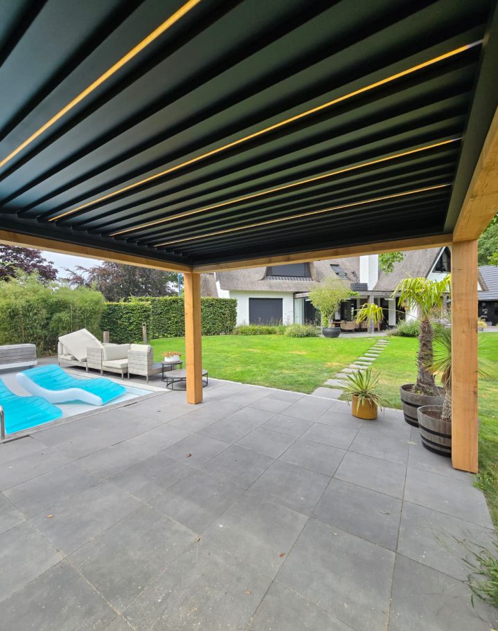 Vrijdragende pergola in douglas frame | TNW Interieur